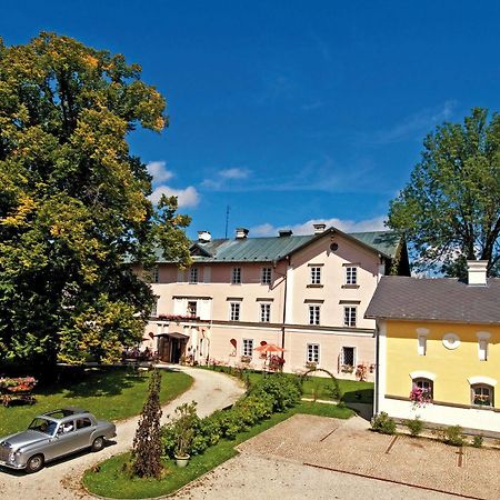 Schlosshotel Zamek Zdikov Экстерьер фото